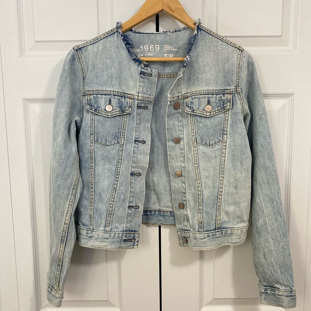 GAP Blue Jean Jacket Distressed Denim Essential